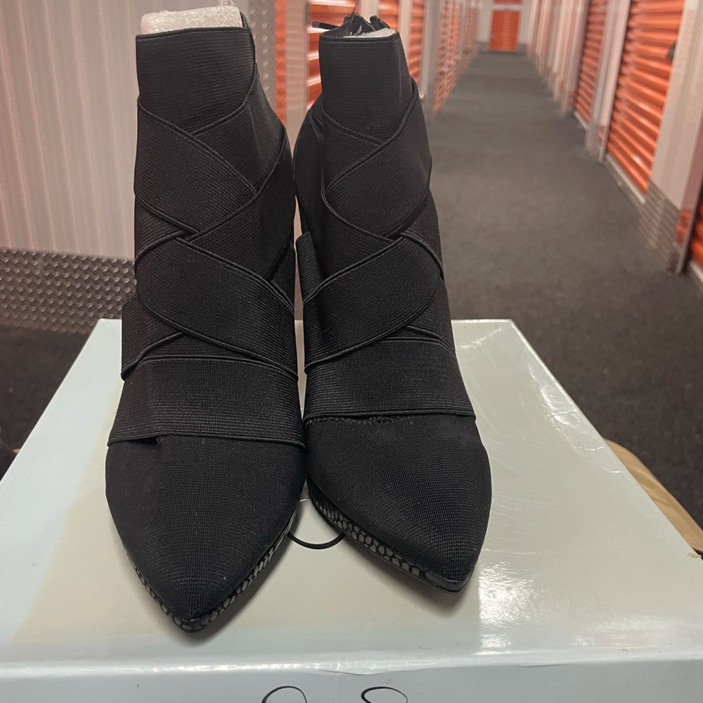 Boots - Picture 4 of 9
